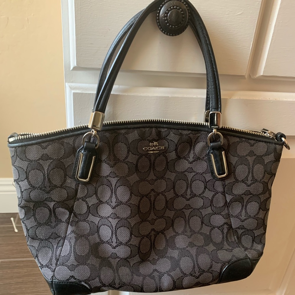 EUC Coach signature handbag